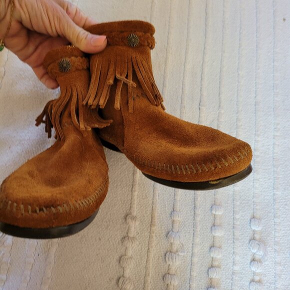 MINNETONKA Ankle Moccasin Boots - Size 8* - Picture 4 of 7
